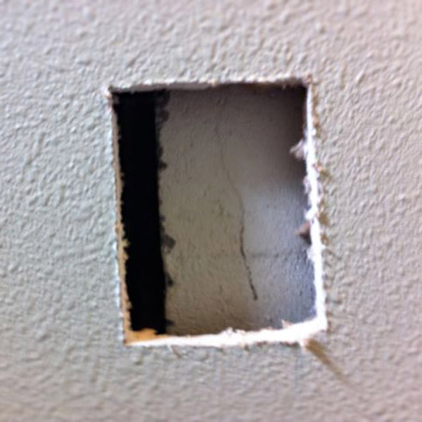 Fixing hole in drywall